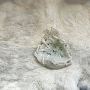 Belleek Irish teabag holder